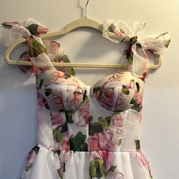 MILLA floral midi tie-strap dress - Picture 7 of 10